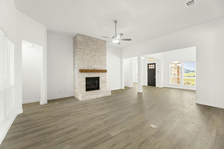 Spacious, unfurnished interior of a new home in Ridge Park Estates, Royse City (Image 15). Spacious, unfurnished interior of a new home in Ridge Park Estates, Royse City (Image 15).