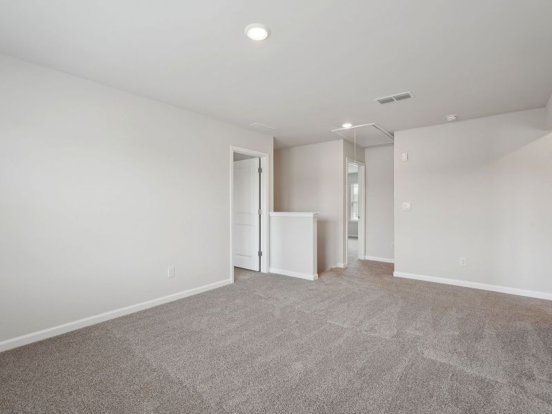 Spacious, unfurnished interior of a new home in Preserve at Mountain Creek, Pendergrass (Image 16).