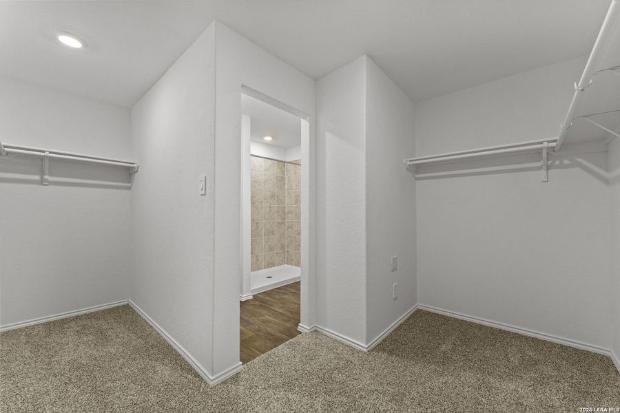 Spacious, unfurnished interior of a new home in Stonehill, San Antonio (Image 21).