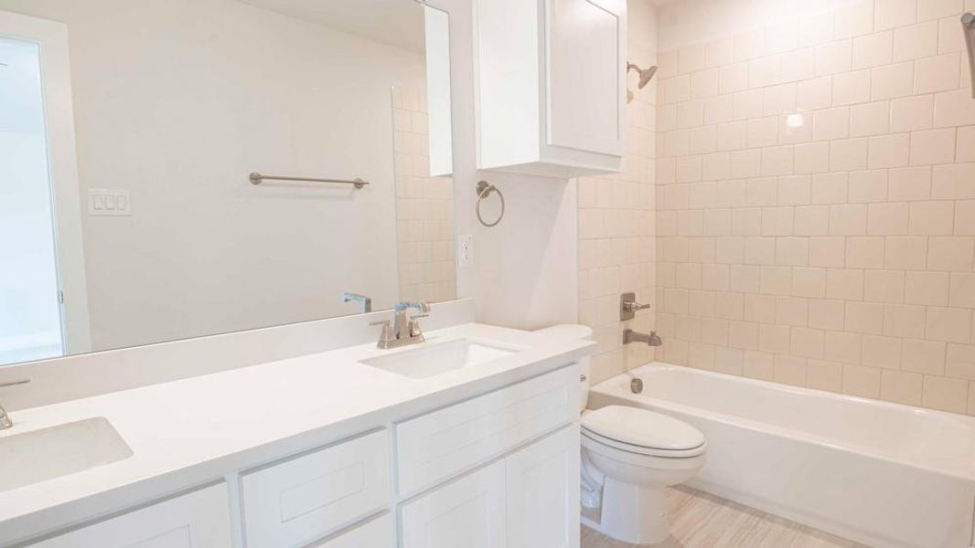 the-abbey-at-mercer-crossing-oak-farmers-branch-guest-bathroom-1