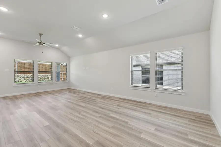 Spacious, unfurnished interior of a new home in Prairie Winds, Hutto (Image 11).