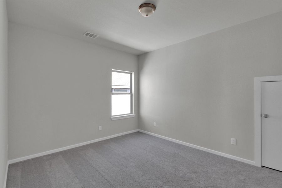 Spacious, unfurnished interior of a new home in Canterra Creek  60', Rosharon (Image 37).