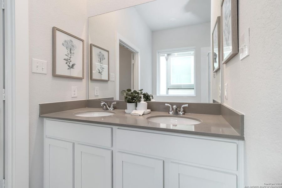 Close-up of interior finishes inside a home in Hickory Ridge, Elmendorf (Image 18).
