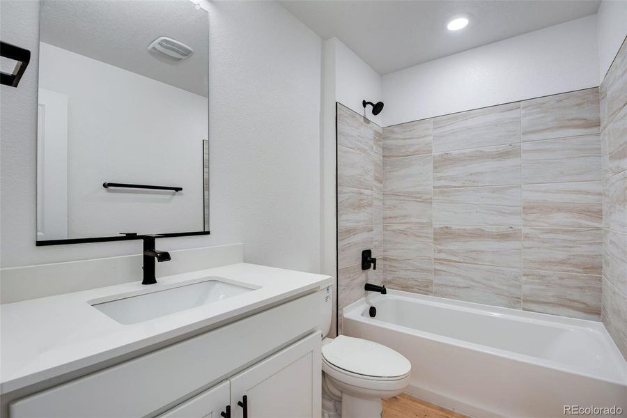 Furnished interior view inside a new home in Horizon Uptown, Aurora (Image 17). Furnished interior view inside a new home in Horizon Uptown, Aurora (Image 17).