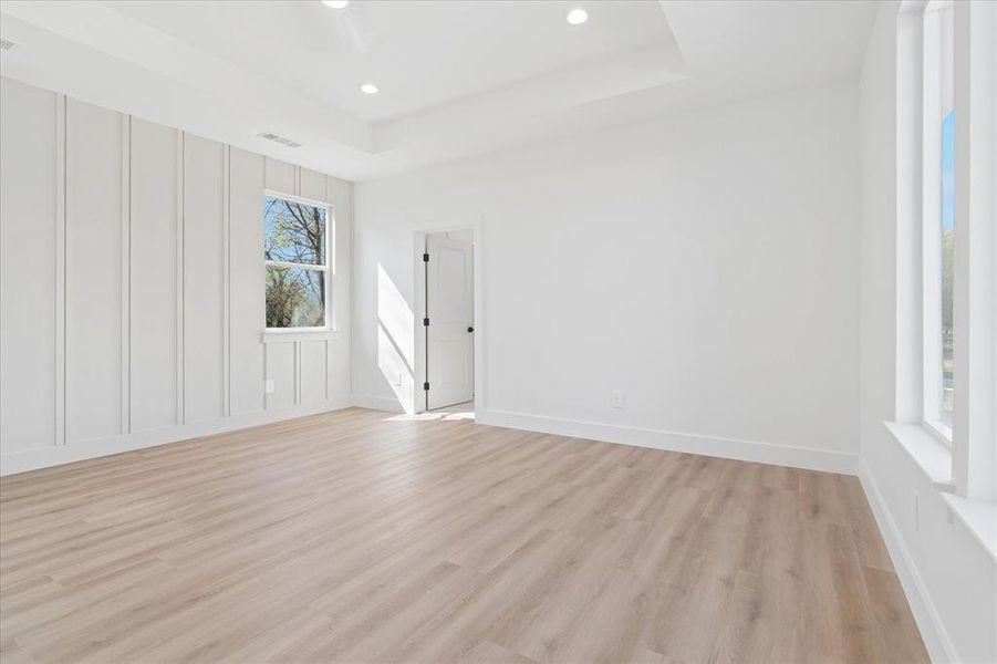 Spacious, unfurnished interior of a new home in , Glenn Heights (Image 24).