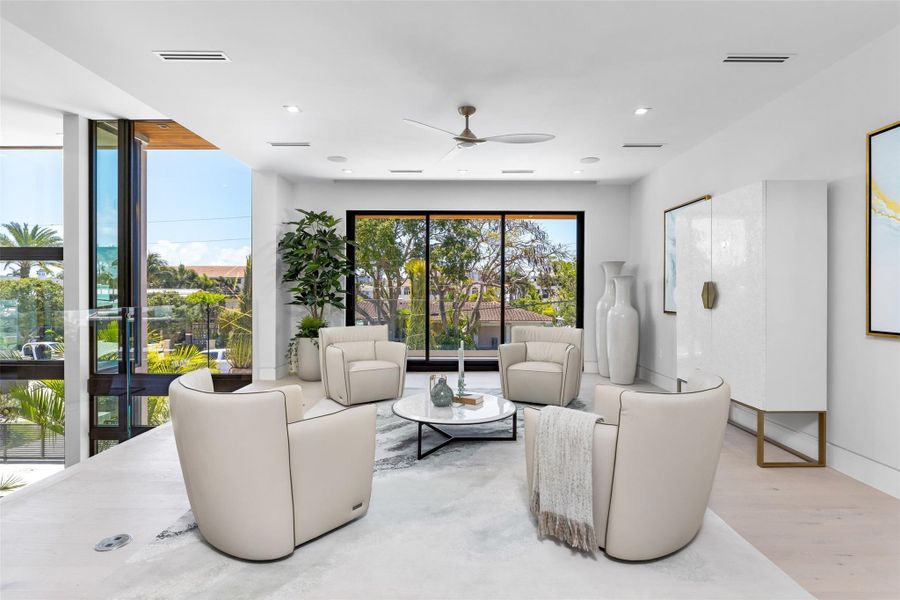 Furnished interior view inside a new home in , Fort Lauderdale (Image 48).