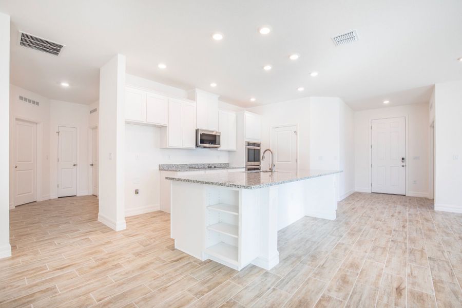 Furnished interior view inside a new home in Cape Coral, Cape Coral (Image 7).