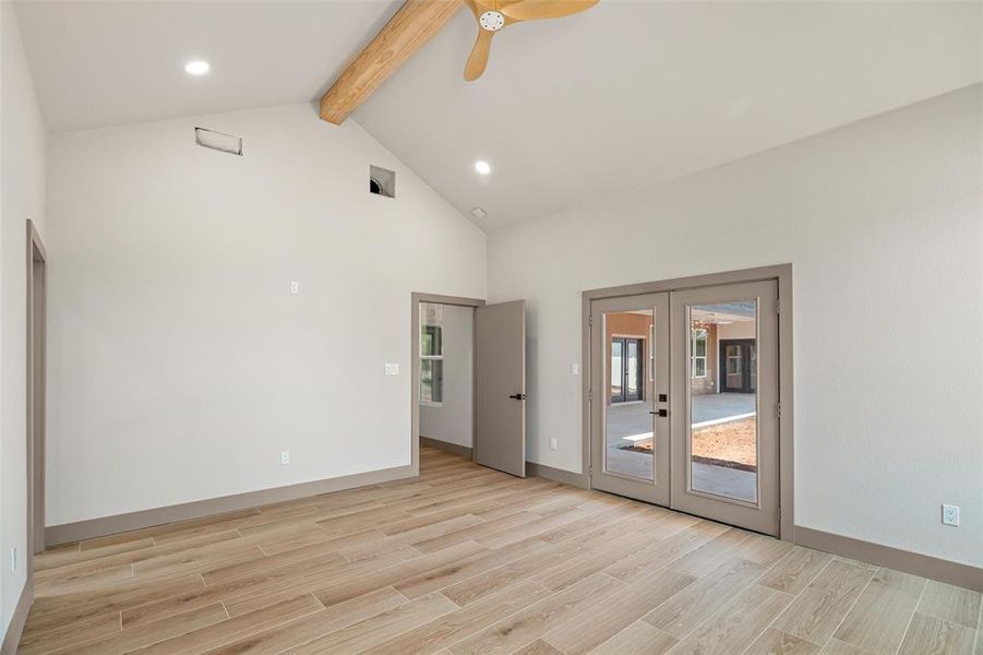 Spacious, unfurnished interior of a new home in , Joshua (Image 23).