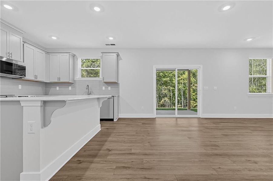 Spacious, unfurnished interior of a new home in , Bethlehem (Image 25).