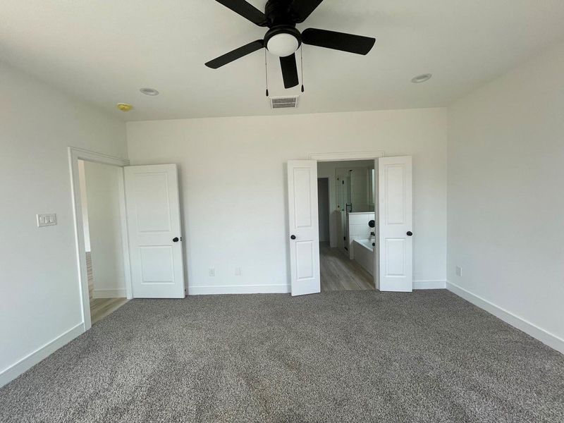 Spacious, unfurnished interior of a new home in , El Campo (Image 22). Spacious, unfurnished interior of a new home in , El Campo (Image 22).