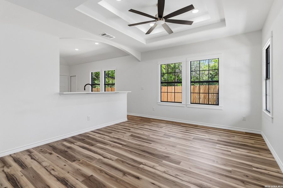 Spacious, unfurnished interior of a new home in , San Antonio (Image 14).