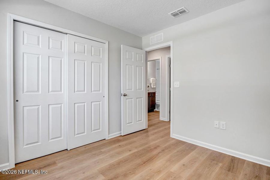 Spacious, unfurnished interior of a new home in , Jacksonville (Image 19).