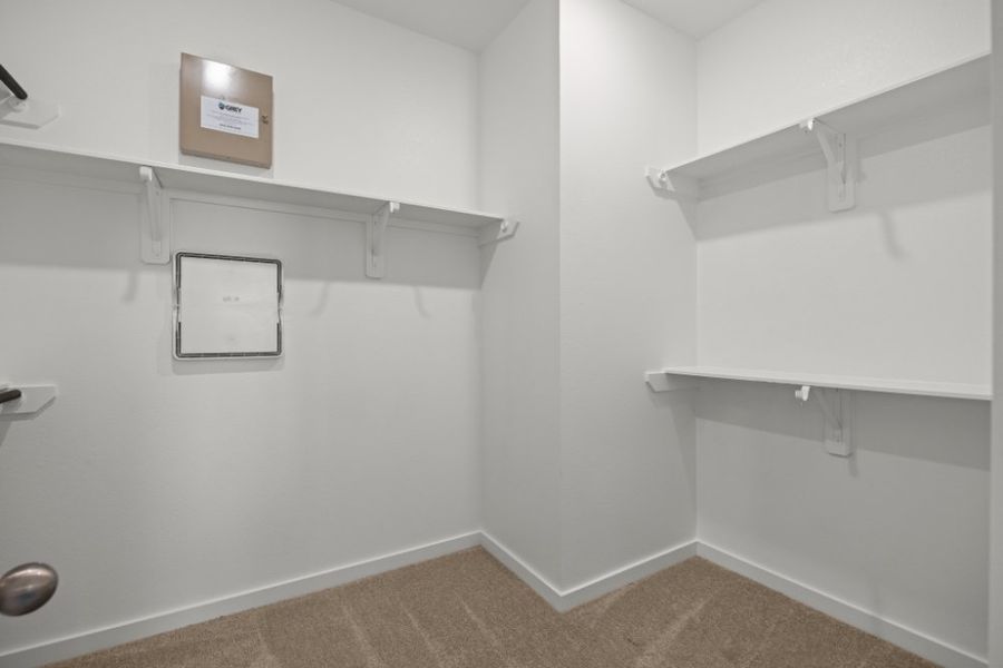 Spacious, unfurnished interior of a new home in Creekhaven, Rosharon (Image 33).