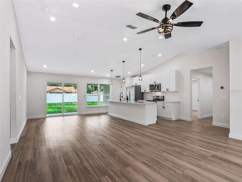 Spacious, unfurnished interior of a new home in , Ocala (Image 29).
