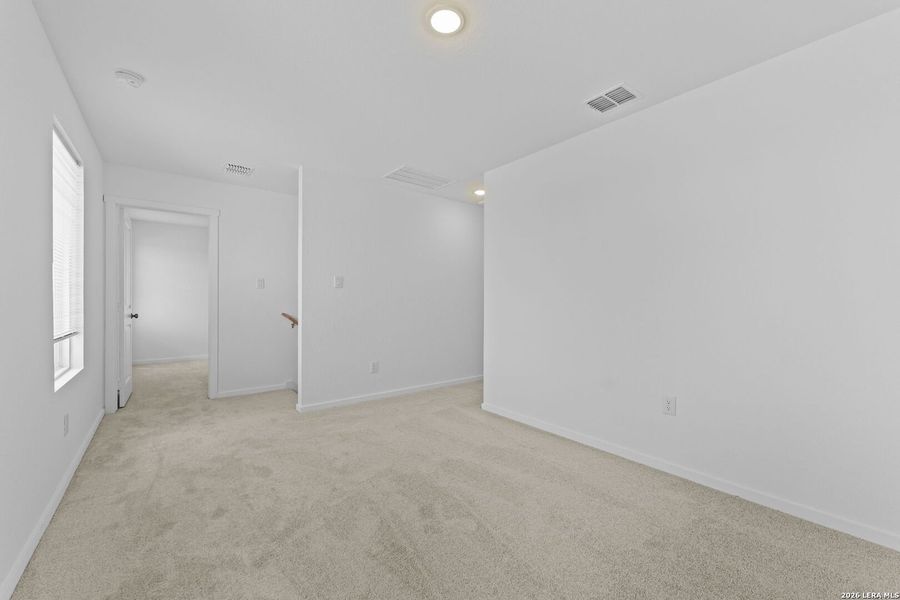 Spacious, unfurnished interior of a new home in Higdon Crossing, San Antonio (Image 22). Spacious, unfurnished interior of a new home in Higdon Crossing, San Antonio (Image 22).