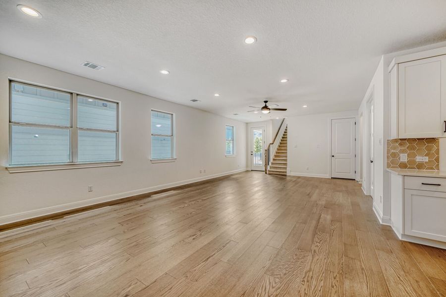 Spacious, unfurnished interior of a new home in The Porch at Du Pre, Buda (Image 12). Spacious, unfurnished interior of a new home in The Porch at Du Pre, Buda (Image 12).