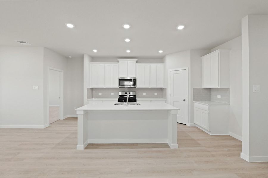 Furnished interior view inside a new home in River Ranch Trails, Dayton (Image 7).