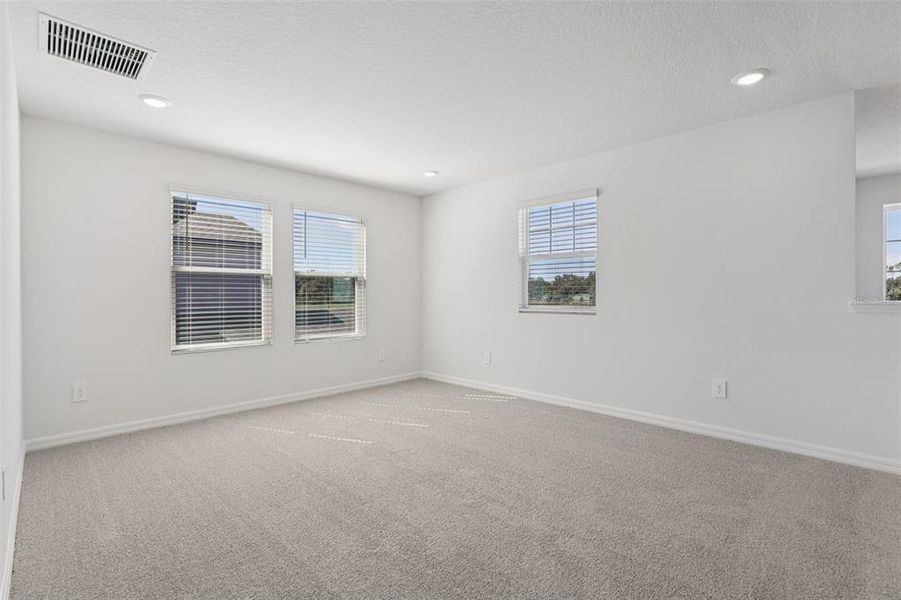 Spacious, unfurnished interior of a new home in The Reserve at Twin Lakes, St. Cloud (Image 39). Spacious, unfurnished interior of a new home in The Reserve at Twin Lakes, St. Cloud (Image 39).