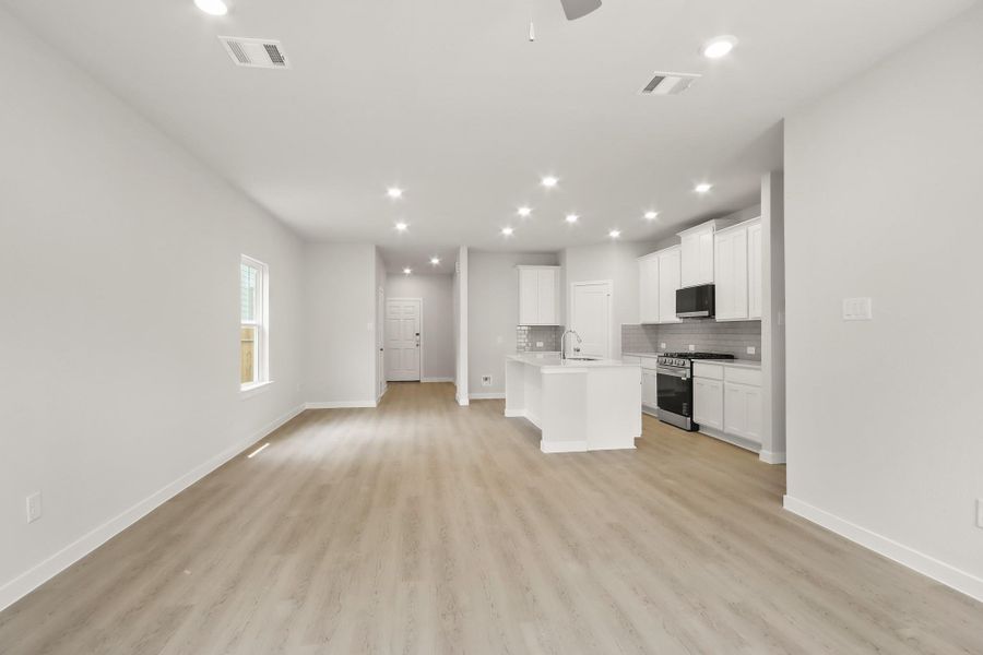 Spacious, unfurnished interior of a new home in Maple Woods, Hockley (Image 10).