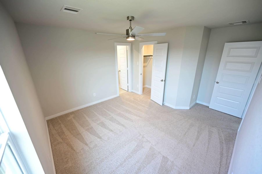 Spacious, unfurnished interior of a new home in Oakwood, Tomball (Image 23). Spacious, unfurnished interior of a new home in Oakwood, Tomball (Image 23).