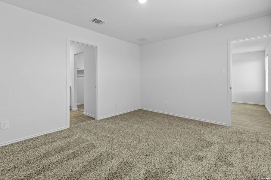 Spacious, unfurnished interior of a new home in Hickory Ridge, Elmendorf (Image 20).