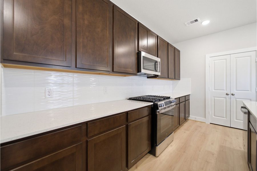 Furnished interior view inside a new home in Bay Creek, Baytown (Image 8).