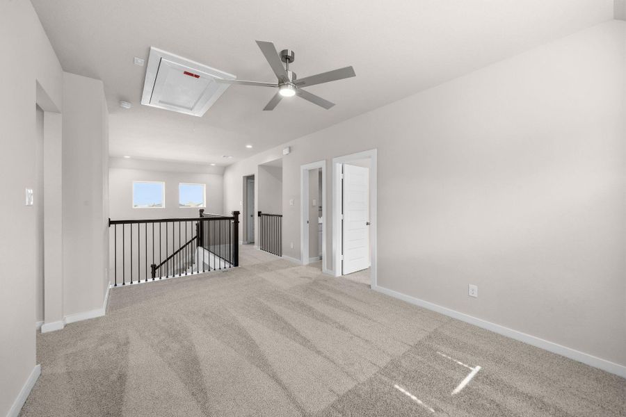 Spacious, unfurnished interior of a new home in Sunterra Lakes, Fulshear (Image 34).