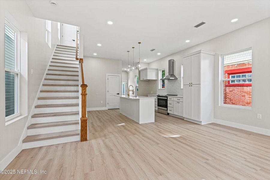 Spacious, unfurnished interior of a new home in , Jacksonville (Image 22).