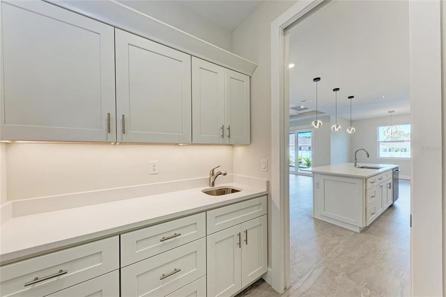 Furnished interior view inside a new home in , Venice (Image 8).