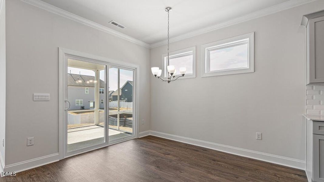 lot-218-sophie-f-508-lemon-daisy-ln-knig