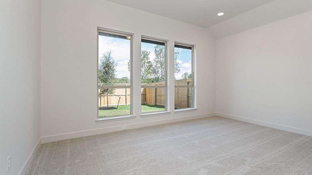 Spacious, unfurnished interior of a new home in Valencia, Manvel (Image 10).