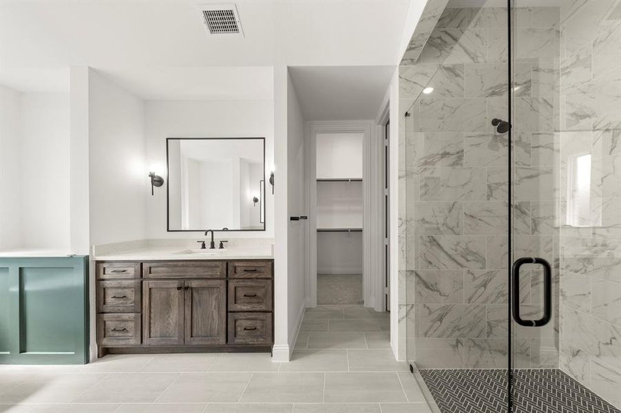 13. 1530 Prescott - Bath 13. 1530 Prescott - Bath