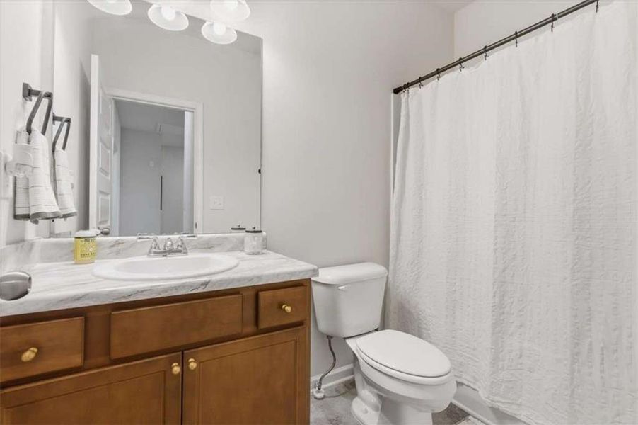 Furnished interior view inside a new home in , Jasper (Image 30).