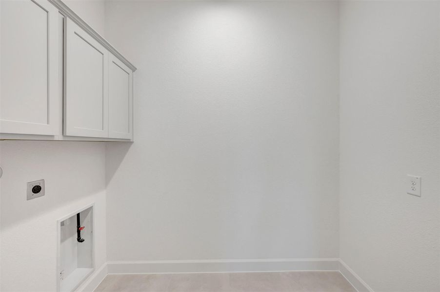 Spacious, unfurnished interior of a new home in Riceland - Enclave Collection, Mont Belvieu (Image 23). Spacious, unfurnished interior of a new home in Riceland - Enclave Collection, Mont Belvieu (Image 23).