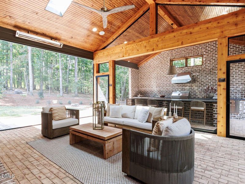 048-1280x960-porch 048-1280x960-porch