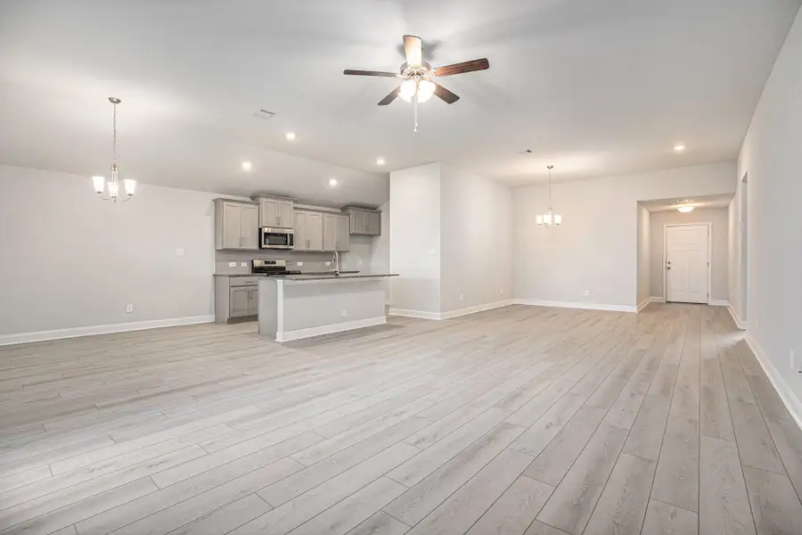 Spacious, unfurnished interior of a new home in Lago Mar, Texas City (Image 10). Spacious, unfurnished interior of a new home in Lago Mar, Texas City (Image 10).
