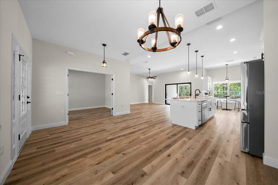 Spacious, unfurnished interior of a new home in , Ocala (Image 22).