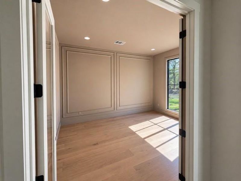 Spacious, unfurnished interior of a new home in , Bethlehem (Image 25).