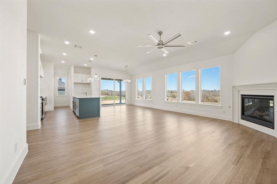 Spacious, unfurnished interior of a new home in Rocky Top Ranch, Reno (Image 19).