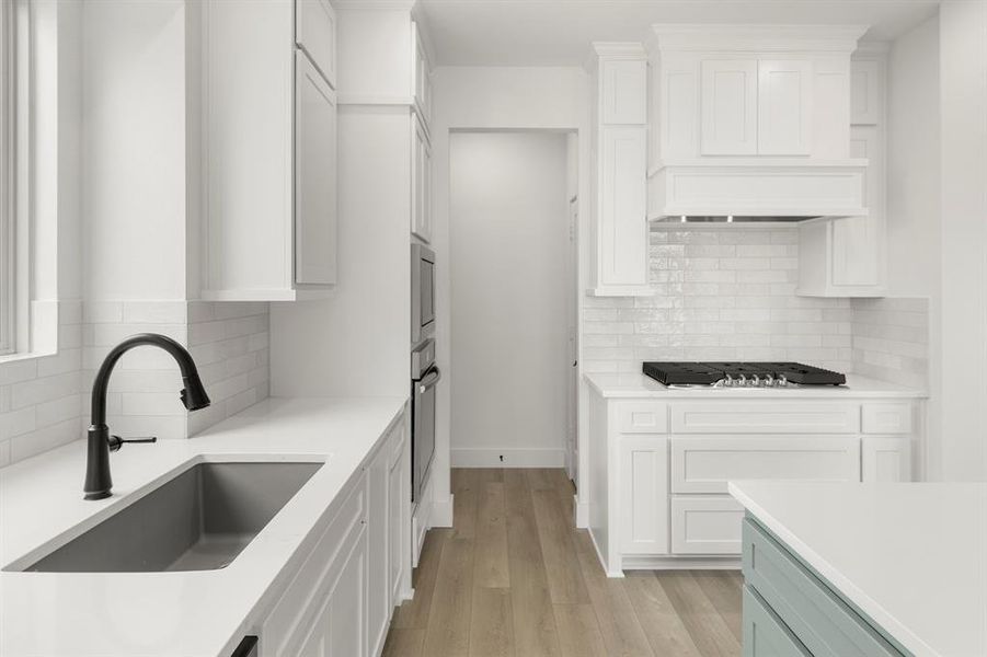 18. 1461 Porter - Kitchen (3)