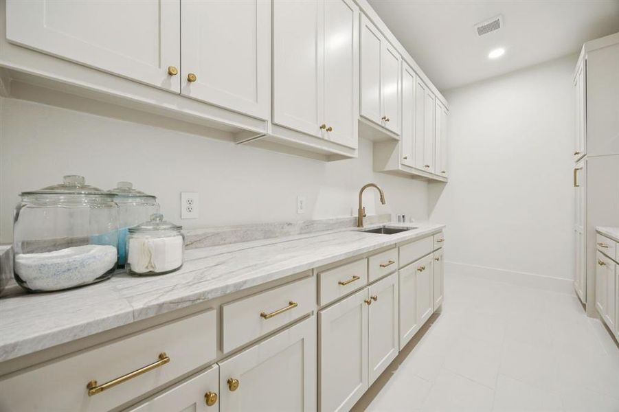 Furnished interior view inside a new home in , Keller (Image 10).