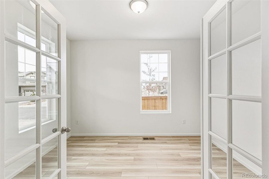 Spacious, unfurnished interior of a new home in Sky Ranch Villas, Watkins (Image 31).