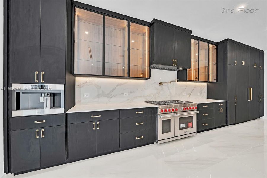 Furnished interior view inside a new home in , Key Largo (Image 12).