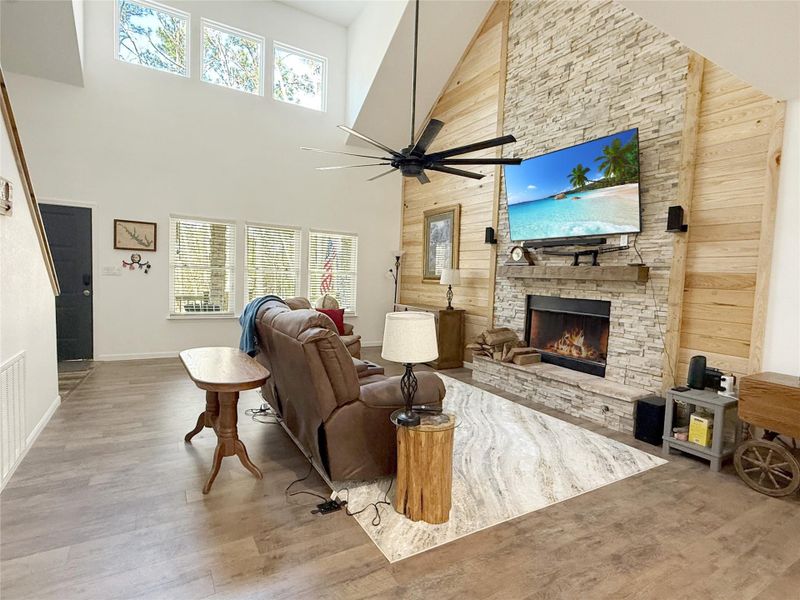 Furnished interior view inside a new home in , Brookeland (Image 17).