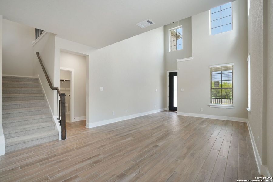 Spacious, unfurnished interior of a new home in Kallison Ranch, San Antonio (Image 17).