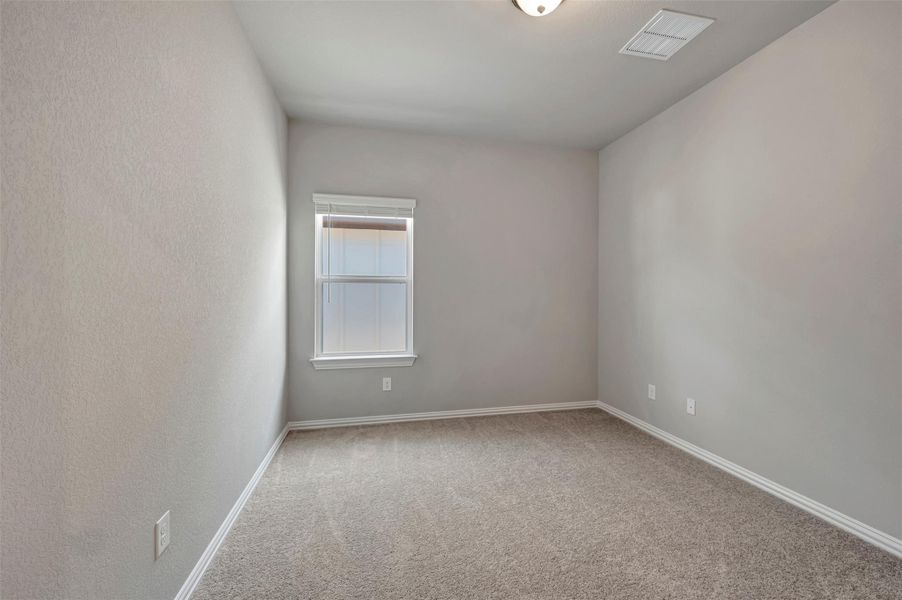 Spacious, unfurnished interior of a new home in Heritage, Dripping Springs (Image 35).