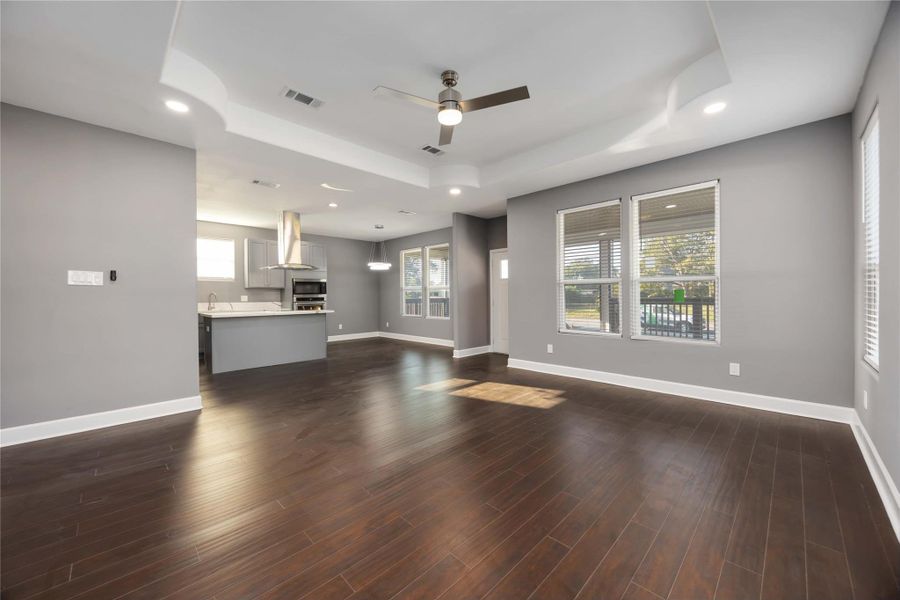 Spacious, unfurnished interior of a new home in , Houston (Image 22).