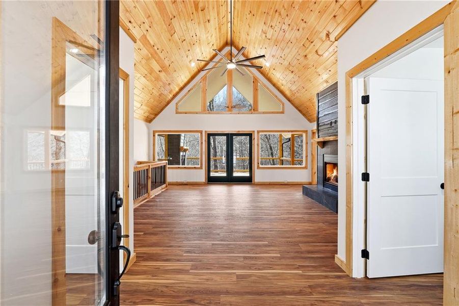 Spacious, unfurnished interior of a new home in , Ellijay (Image 18).