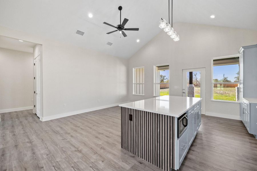 Spacious, unfurnished interior of a new home in , Dale (Image 34).