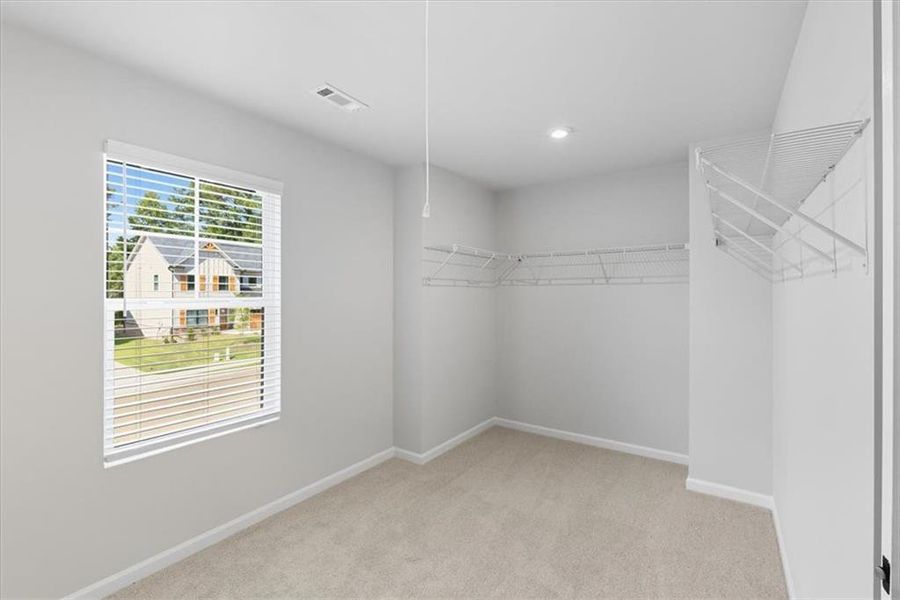 Spacious, unfurnished interior of a new home in Meadow Pines, Dallas (Image 24).